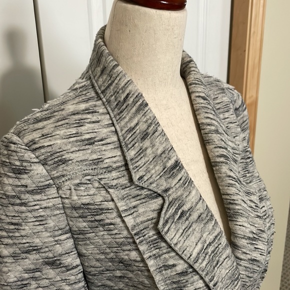 YEST Blazer - Picture 2 of 3
